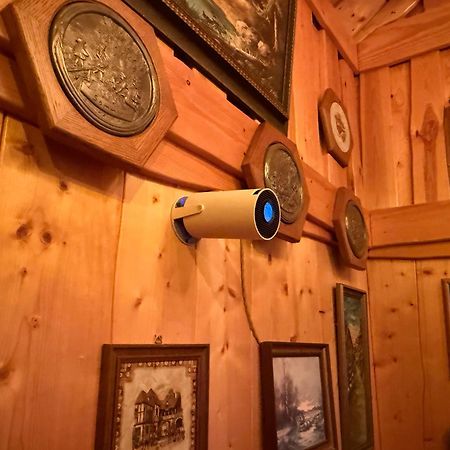 Dragon House In The Tree! Jacuzzi, Sauna ,Cinema,Heated Lici  Extérieur photo