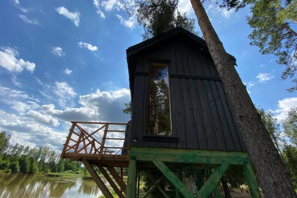 Dragon House In The Tree! Jacuzzi, Sauna ,Cinema,Heated Lici  Extérieur photo
