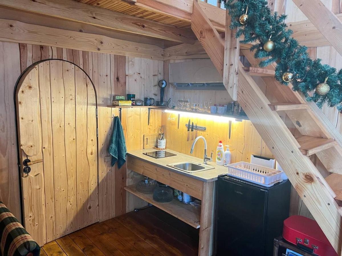 Dragon House In The Tree! Jacuzzi, Sauna ,Cinema,Heated Lici  Extérieur photo